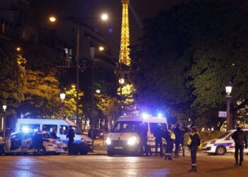 Tirs sur les Champs-Elysées : Perquisition du domicile de l'assaillant
