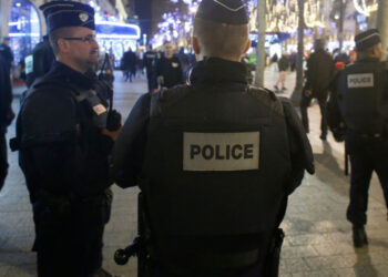 Fusillade aux Champs-Elysées : un policier tué, l'assaillant neutralisé (MàJ)