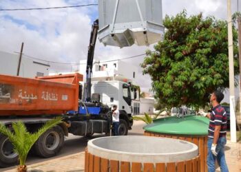 Des conteneurs &agrave; d&eacute;chets semi-enterr&eacute;s enfin &agrave; Tunis !