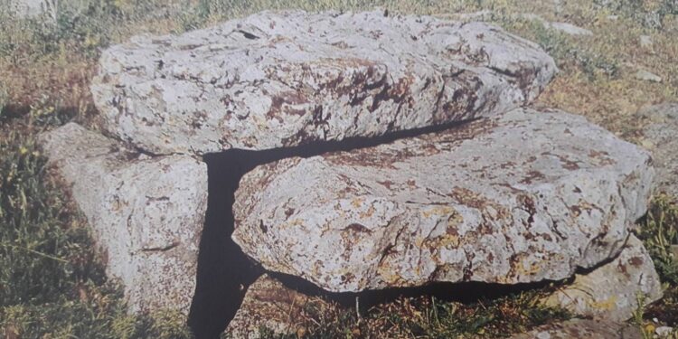 Sépultures antiques : Les étranges dolmens de Dougga