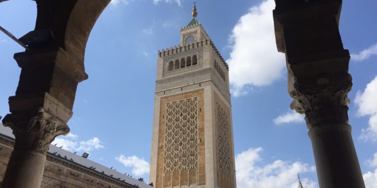 A l'ombre de la Zitouna, au cœur de Tunis...