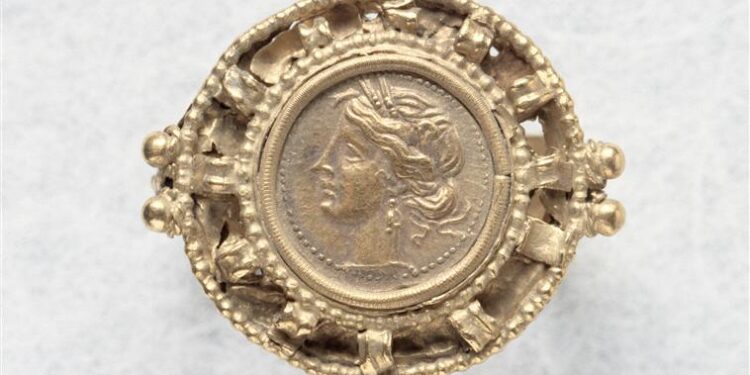 Une bague vieille de 3000 ans, estimée à plus de 2 millions de dinars, saisie à Monastir