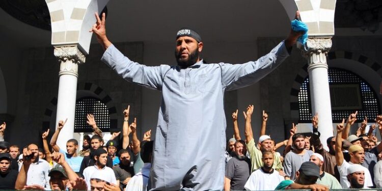 Tunisie : 62 mosquées toujours "hors de contrôle" !