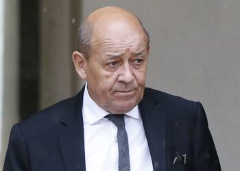 Le ministre fran&ccedil;ais Jean-Yves Le Drian en visite officielle en Tunisie