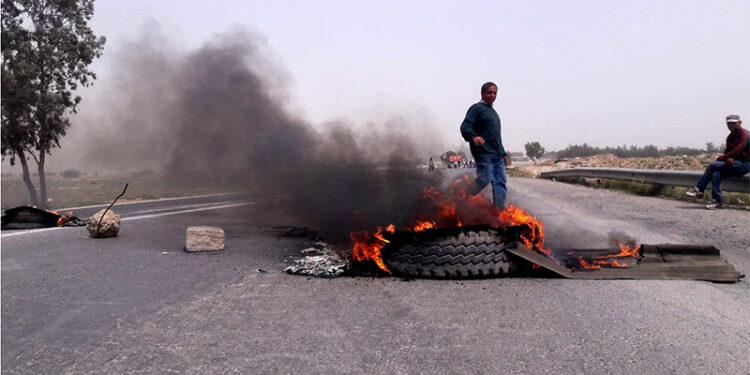 Kairouan : Des bus d'élèves pris en otage par des protestataires