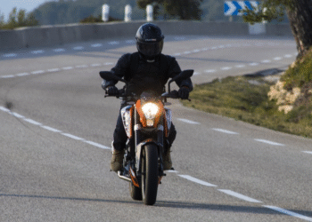 S&eacute;curit&eacute; routi&egrave;re : 200 casques de motos distribu&eacute;s gratuitement &agrave; Tunis