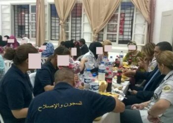 Tunisie : Des d&eacute;tenus rompent le je&ucirc;ne avec leur famille