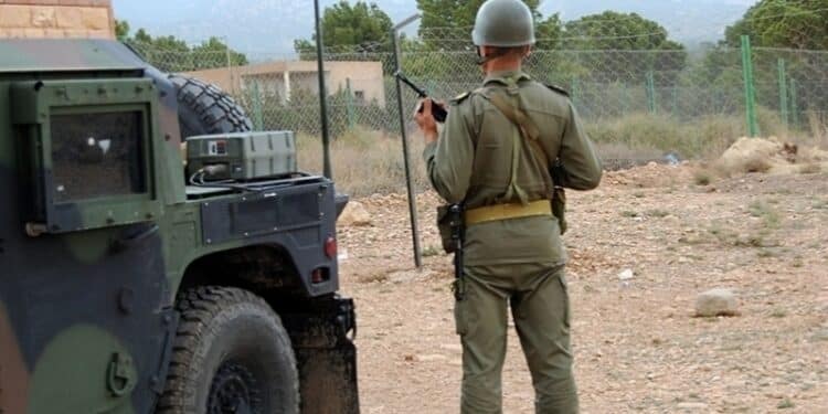 Tunisie : Echange de tirs entre l'Arm&eacute;e et des contrebandiers libyens &agrave; Dhehiba
