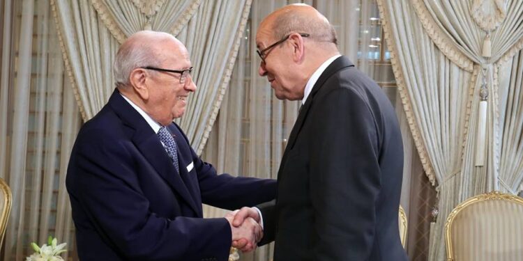 Mise en place avant fin 2017 d'un haut conseil de coopération entre la France et la Tunisie