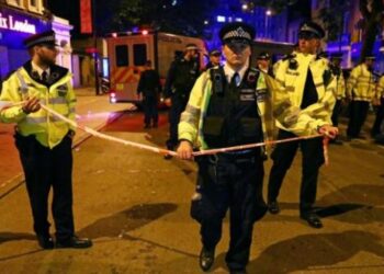 Londres : Une camionnette tue un piéton et blesse huit autres devant une mosquée