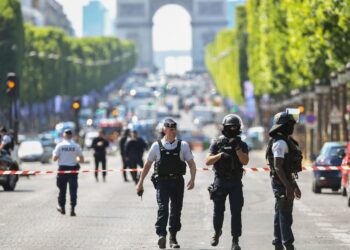 Tentative d'attentat sur les Champs-&Eacute;lys&eacute;es : L&rsquo;auteur signal&eacute; aux autorit&eacute;s fran&ccedil;aises par la Tunisie