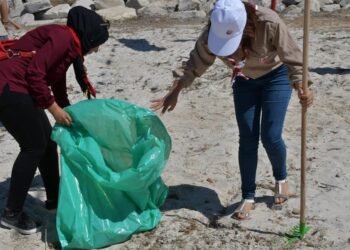 Tunisie : 155 tonnes de d&eacute;chets, ramass&eacute;es en un mois sur les plages de la banlieue sud