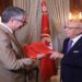 Beji Caïd Essebsi remet une copie originale de la Constitution de 1959 aux Archives nationales