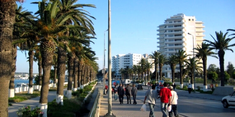 Bizerte : Les commerçants autorisés à exploiter la moitié du trottoir, selon le gouverneur