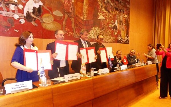 Signature à Genève du document "Programme de promotion du travail décent en Tunisie”