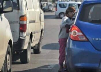 Visible, palpable, pathétique : La mendicité à chaque rond-point et coin de rue