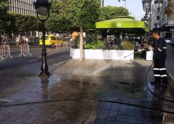 Tunis : Campagne exceptionnelle de propret&eacute; &agrave; l&rsquo;avenue Habib Bourguiba