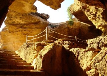 Le restaurant de la discorde et les grottes d'El Haouaria