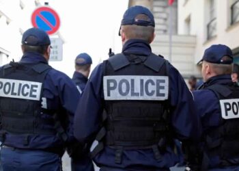Une voiture fonce sur deux abribus à Marseille : Un mort et un blessé