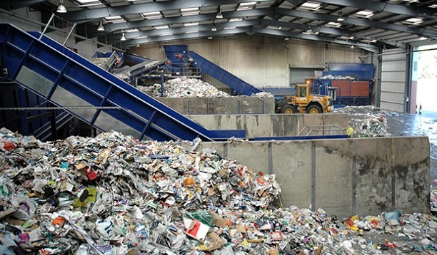 Ariana : Odeurs nauséabondes, fermeture d’une unité de recyclage des déchets