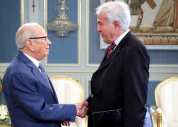 L'ancien ministre Ahmed Fria&acirc; re&ccedil;u par B&eacute;ji Ca&iuml;d Essebsi