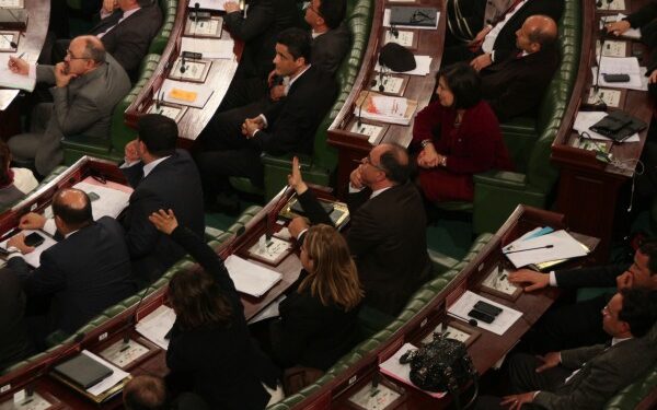 Tunisie : Les nouveaux ministres obtiennent la confiance des députés