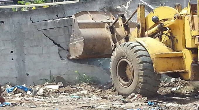 Entre Tunis et Sfax, 13 constructions anarchiques d&eacute;molies par la police municipale