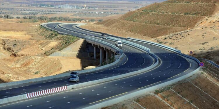 Alger relance les travaux d’une autoroute reliant l'Algérie à la Tunisie