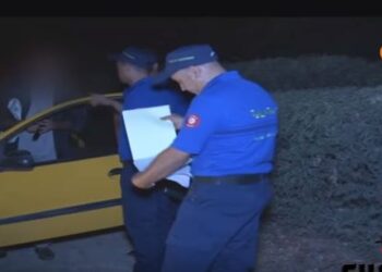 Tunis : Uriner en pleine rue, un taxiste sanctionn&eacute; par la police environnementale