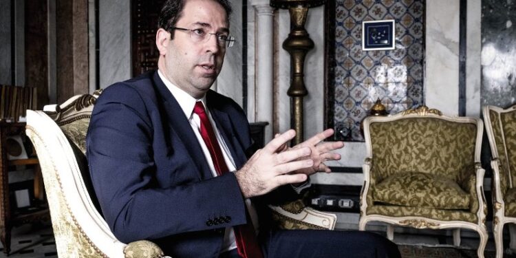 Chahed : ” Les mains tremblantes n’ont pas de place au sein du gouvernement “