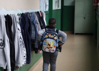 France : Sa mère partie en Tunisie, un enfant de 7 ans "oublié" à l'école le jour de la rentrée