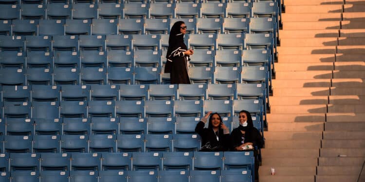 Arabie Saoudite : Les femmes autorisées dans un stade, une première !