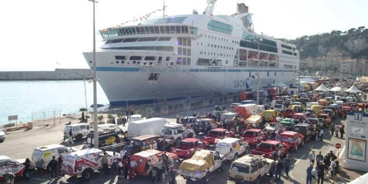 Le nouveau ministre de l'Intérieur en visite inopinée au port de la Goulette