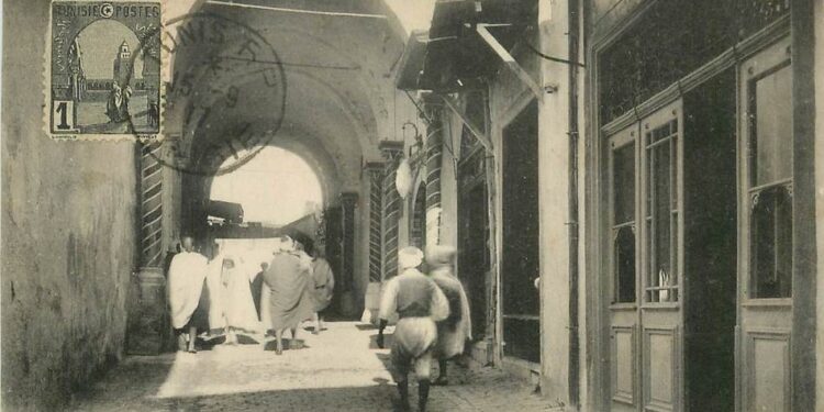 Promenade historique : Les trois médersas de la rue des Libraires