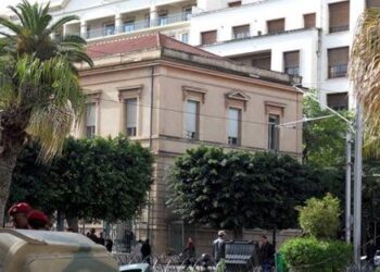 Affaire du baiser interdit : Le "tr&egrave;s ferme" d&eacute;menti de l&rsquo;ambassade de France