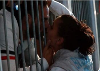 Après l'époque des sit-in, voici venu le temps des kiss-in