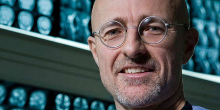 Un neurochirurgien italien annonce qu’il va tenter de greffer une tête sur un corps entier