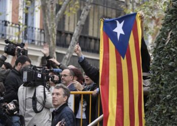 Espagne : Le parquet demande l’arrestation de huit membres du gouvernement catalan destitué