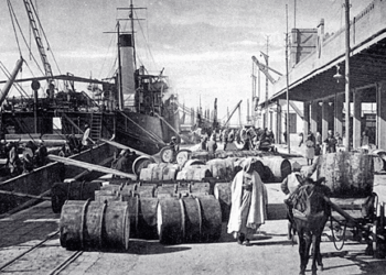 Bombardé, agrandi, diversifié : La longue histoire du port de Sfax