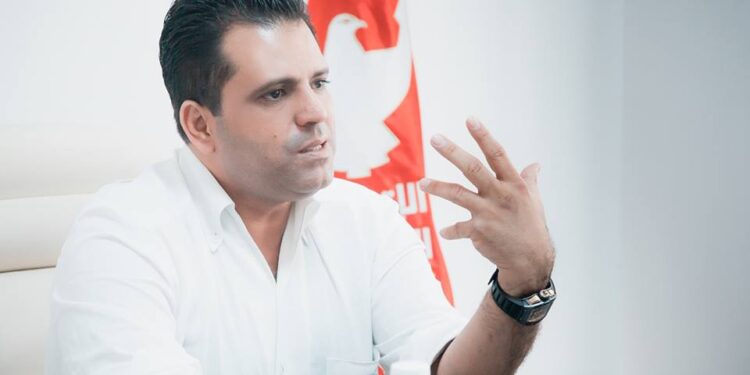 Tunisie : La justice d&eacute;cide de reporter son verdict dans l&rsquo;affaire Slim Riahi