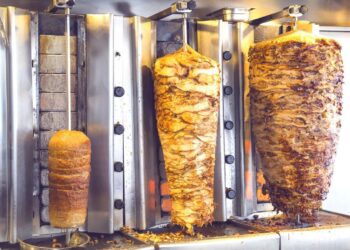 Pourquoi l'Union Européenne veut-elle interdire le "chawarma" ?