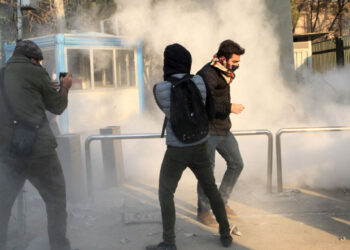 Vague de protestations en Iran, au moins deux morts