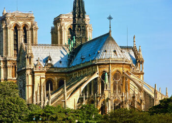 Chronique de Noël devant Notre-Dame de Paris