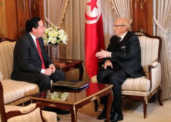 La suspension des vols d'Emirates au centre d'une rencontre Ca&iuml;d Essebsi-Jhinaoui