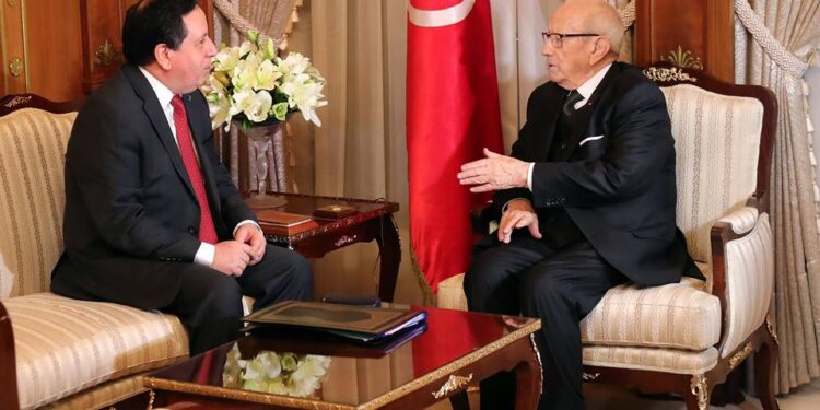La suspension des vols d'Emirates au centre d'une rencontre Caïd Essebsi-Jhinaoui