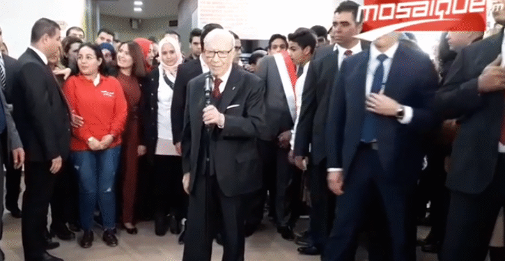 En visite à la Cité Ettadhamen, BCE annonce le lancement du "Fonds de la Dignité"