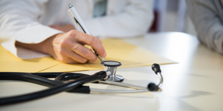 Un projet de loi pour garantir le droit du patient à l’indemnisation en cas d’erreur médicale