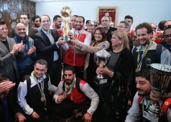 Les champions d&rsquo;Afrique accueillis par Youssef Chahed &agrave; Tunis-Carthage