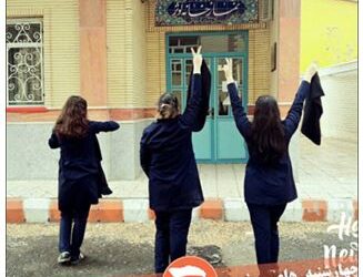 Kianoush, dessinateur iranien récompensé pour son courage