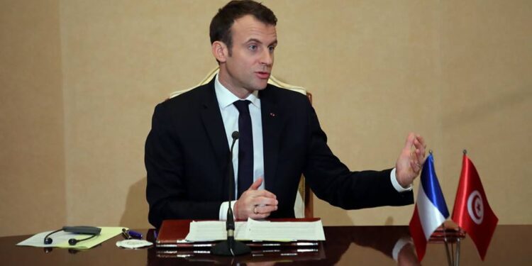 Macron rappelle à l'ordre les entreprises françaises en Tunisie
